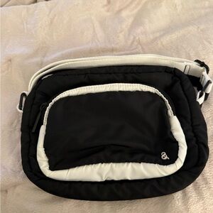 Lou & Grey Black and White Crossbody Bag